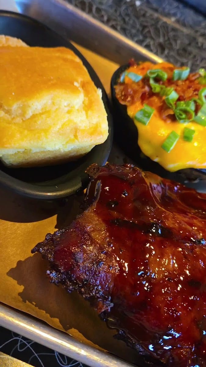 BJ's Restaurant & Brewhouse, photo 3