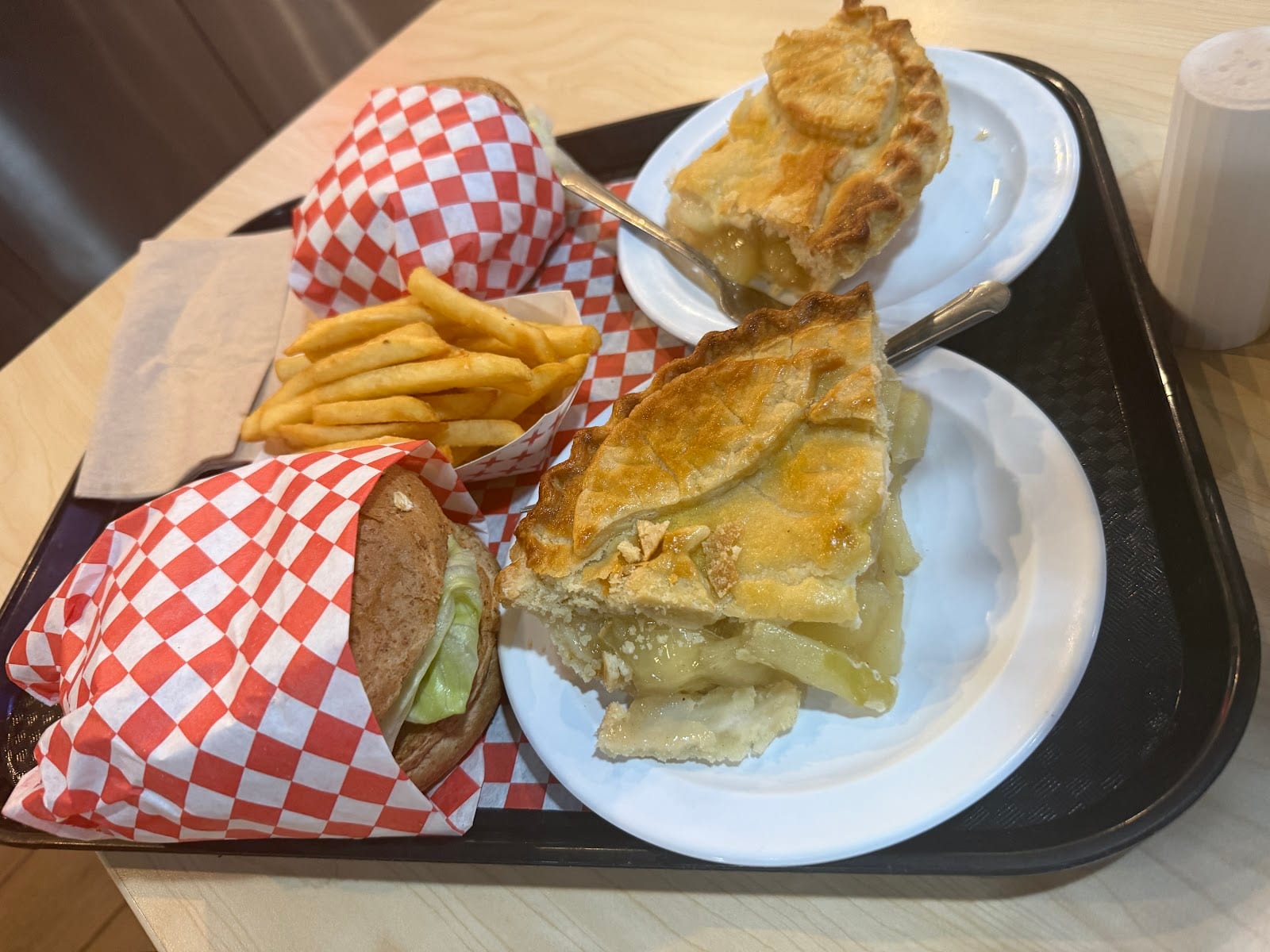 Nation's Giant Hamburgers & Great Pies, photo 4