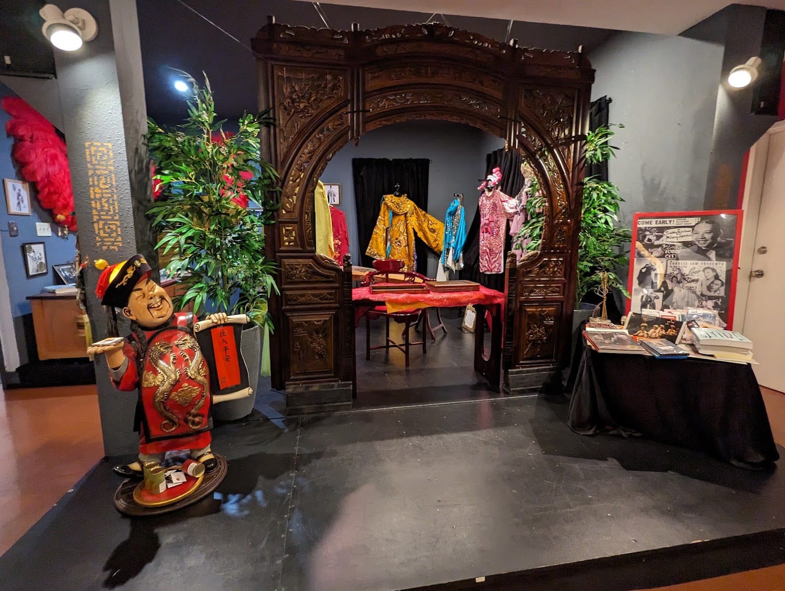 Showgirl Magic Museum, photo 2
