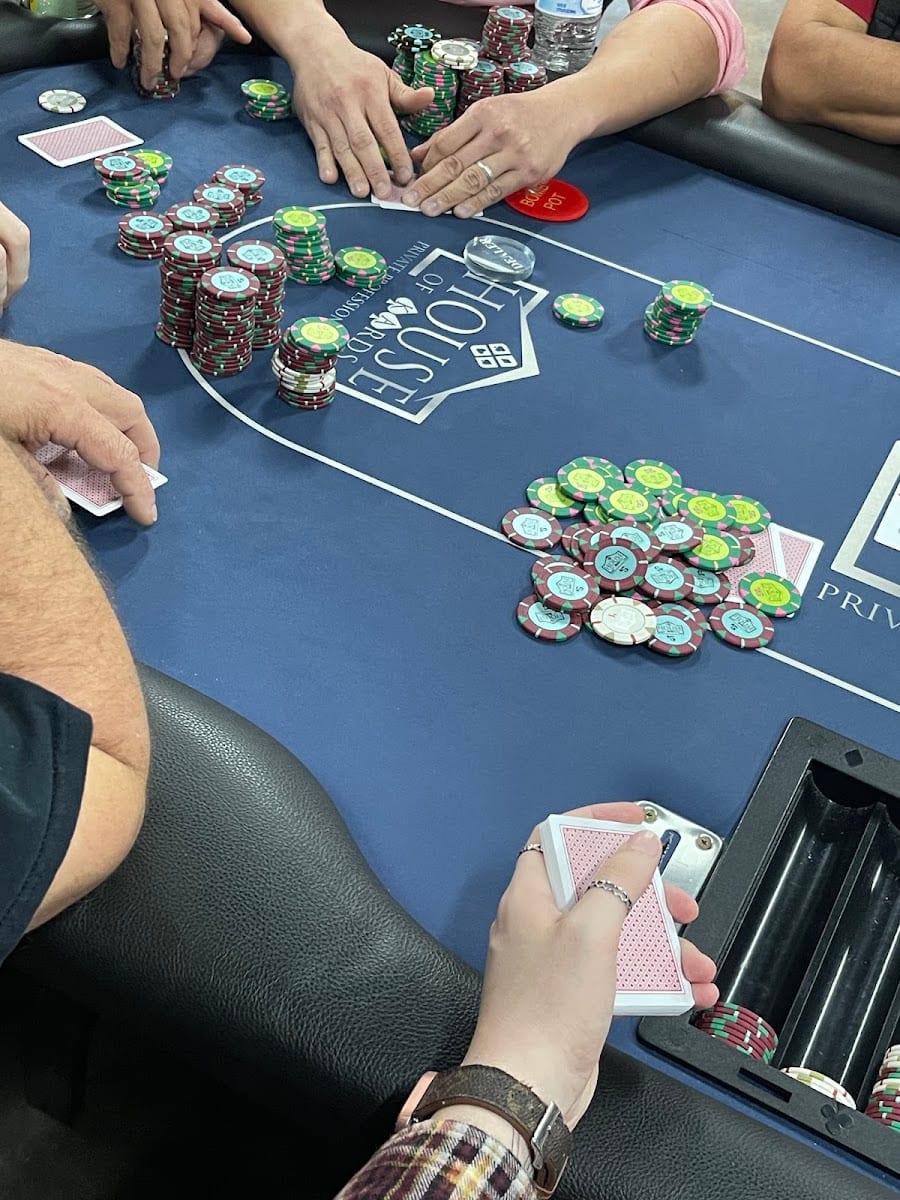 House of Cards Poker Club, photo 3
