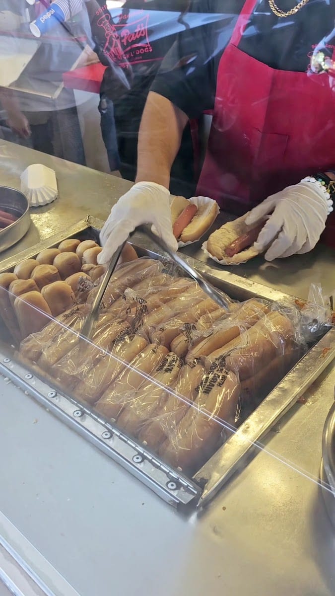 Pat's Chili Dogs, photo 2