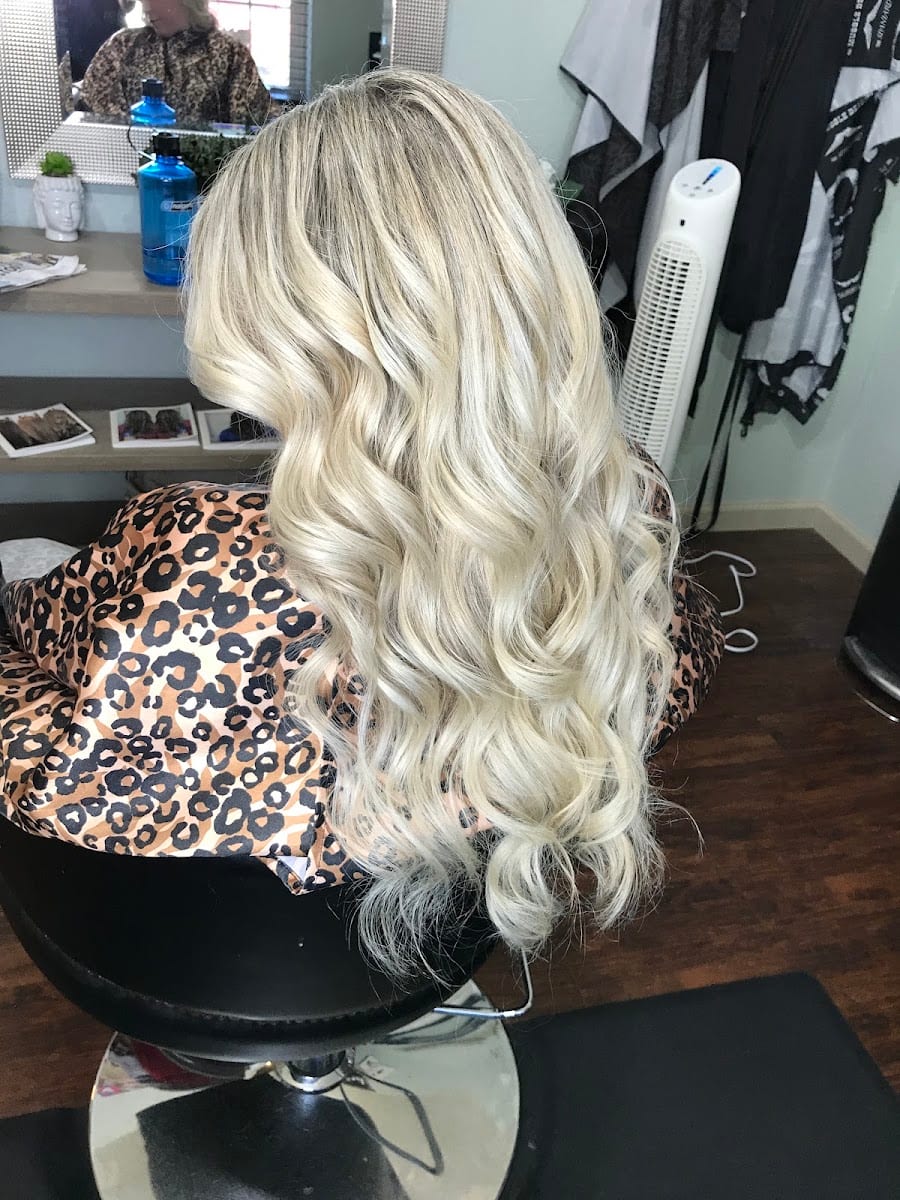 SALON SHEA