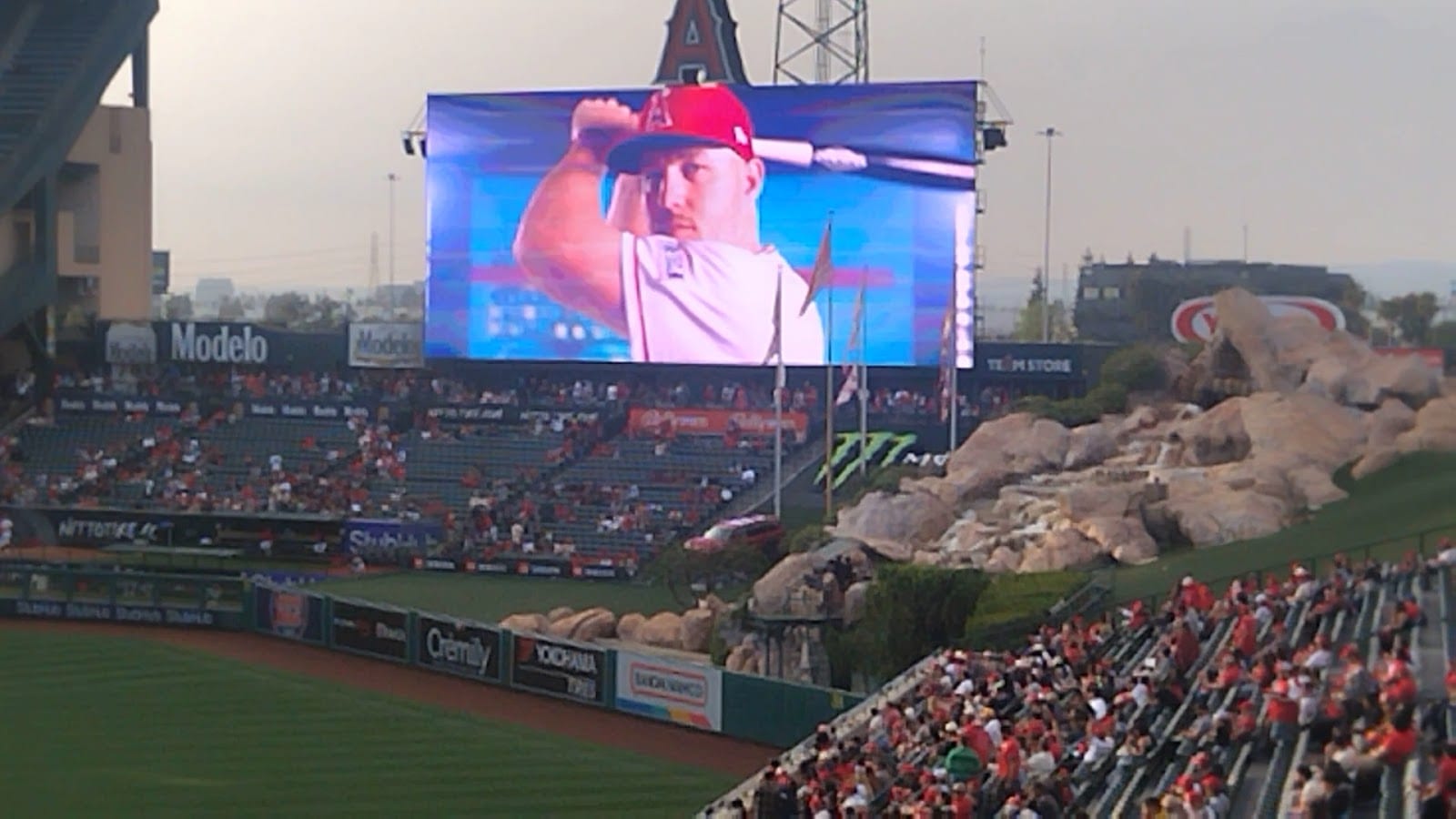 Brewery X @ Angel Stadium, photo 2