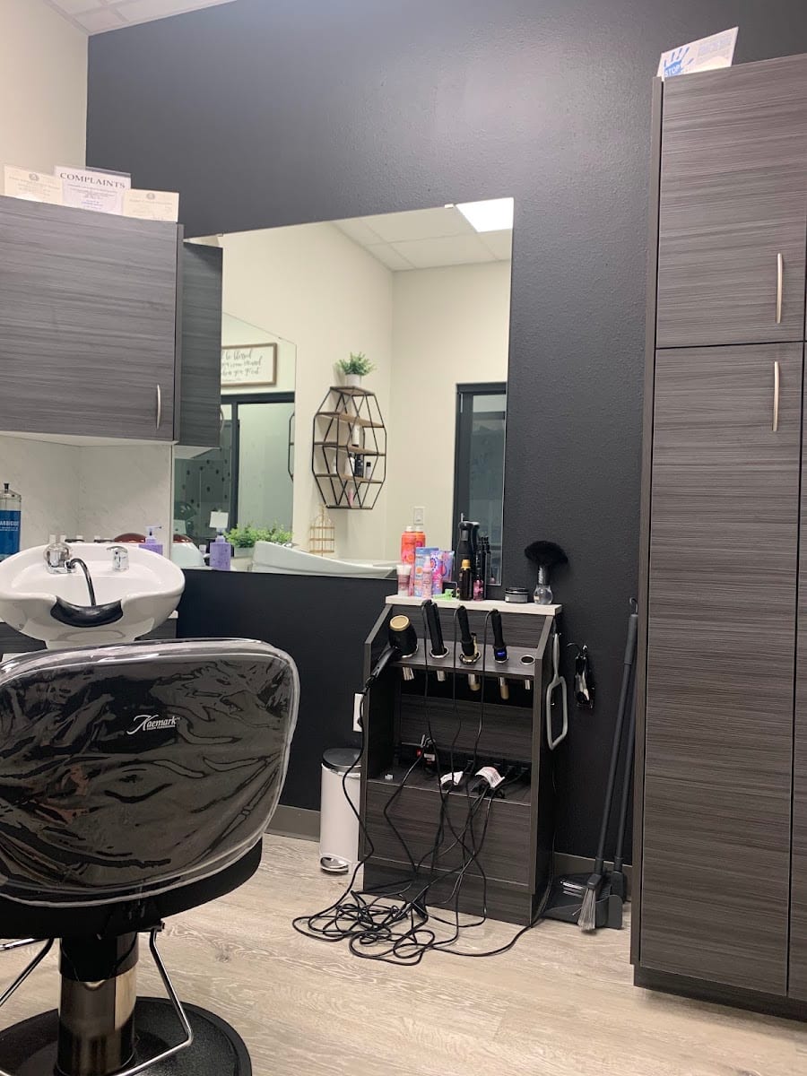 Shannon Elaine Hair Studio, photo 3