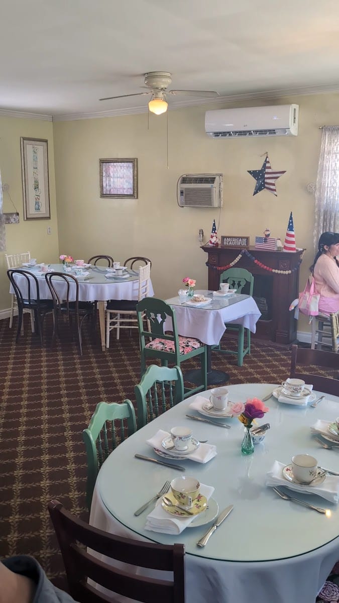 McKenna's Tea Cottage, photo 4