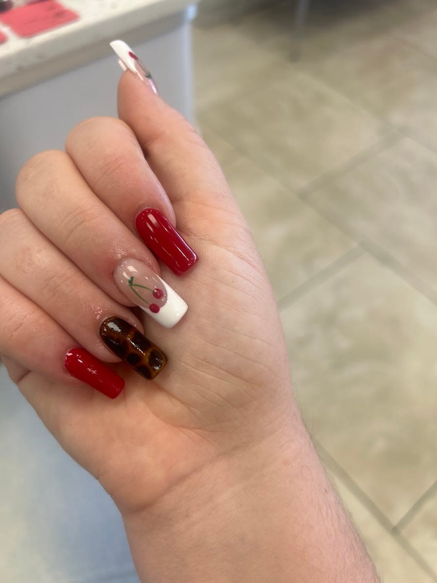 Creative Nails & Spa