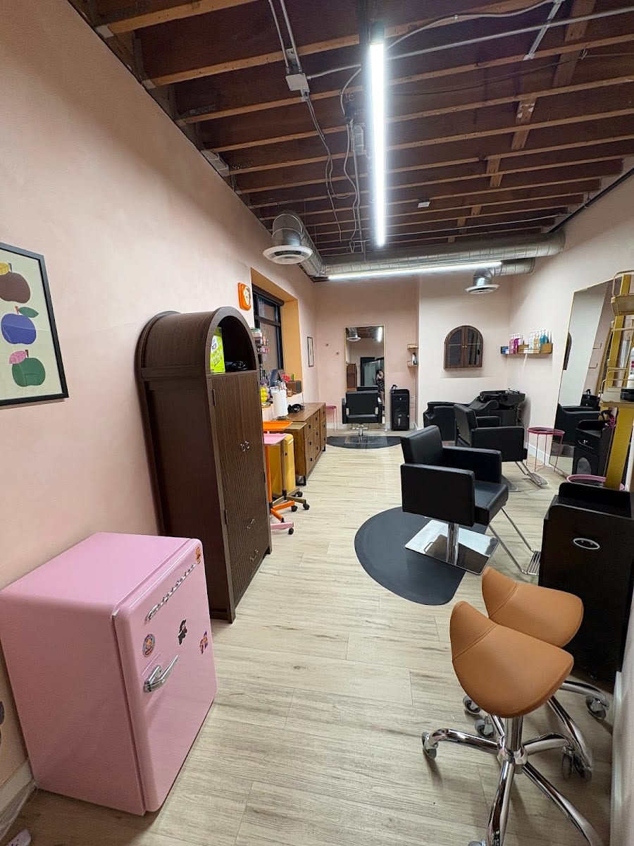 Salon Saturn, photo 2