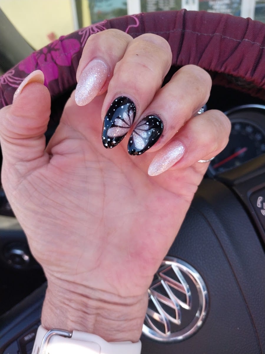 PHILLIP'S NAIL STUDIO, photo 4