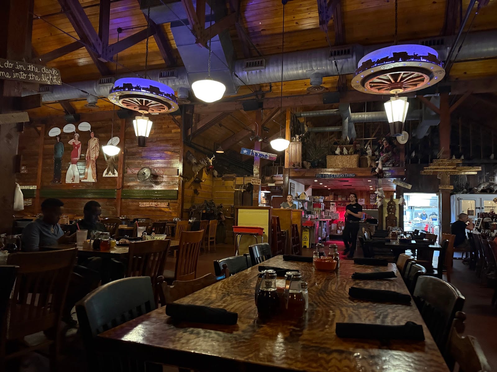 Babe's Chicken Dinner House, photo 4
