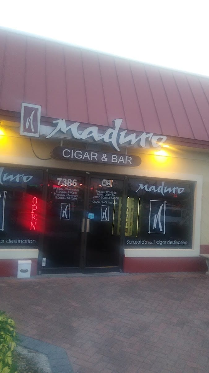 Maduro Cigar & Bar, photo 2