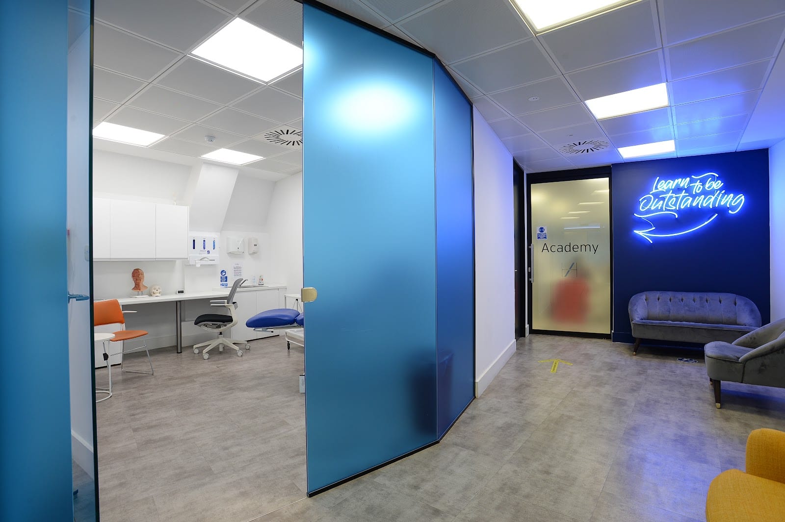 The Academy Clinic Copthall Avenue, photo 4