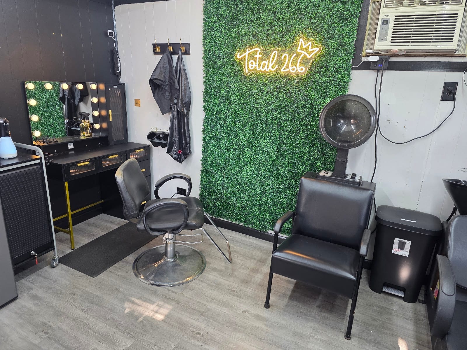 Total 266 Salon, photo 2