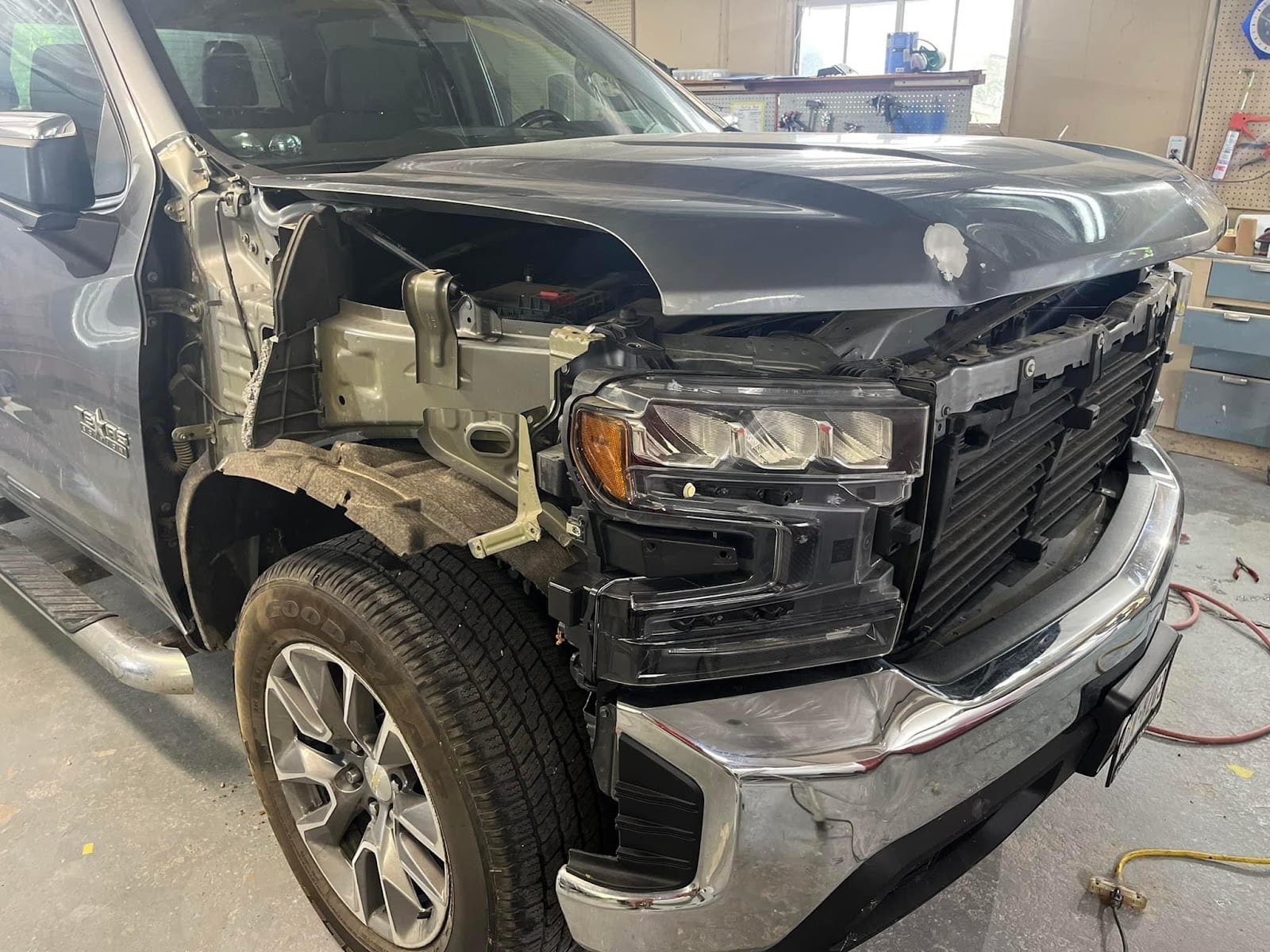 Lomax Collision & Customs, photo 2