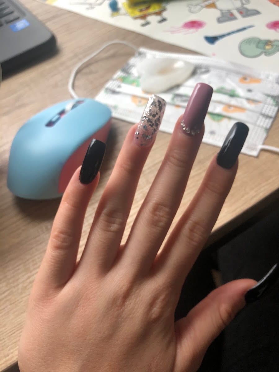 DaVi Nails Salon and Spa