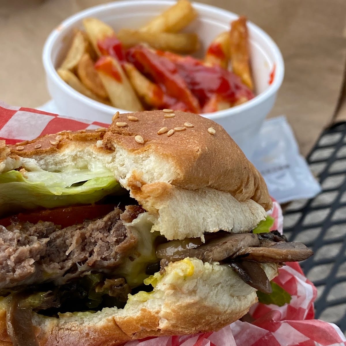 Jetsun's Juicyburger, photo 4