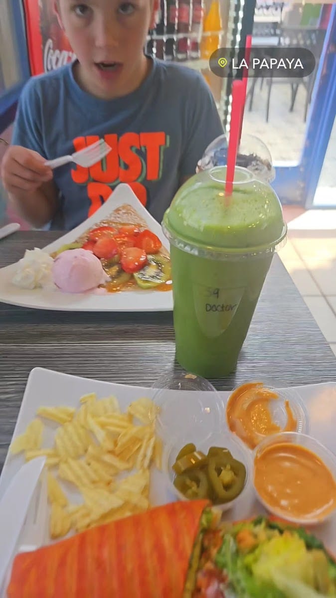 La Papaya Deli, photo 3