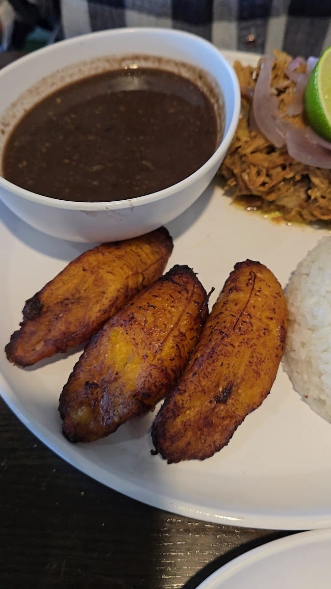 Mojo Cuban Kitchen and Rum Bar, photo 3