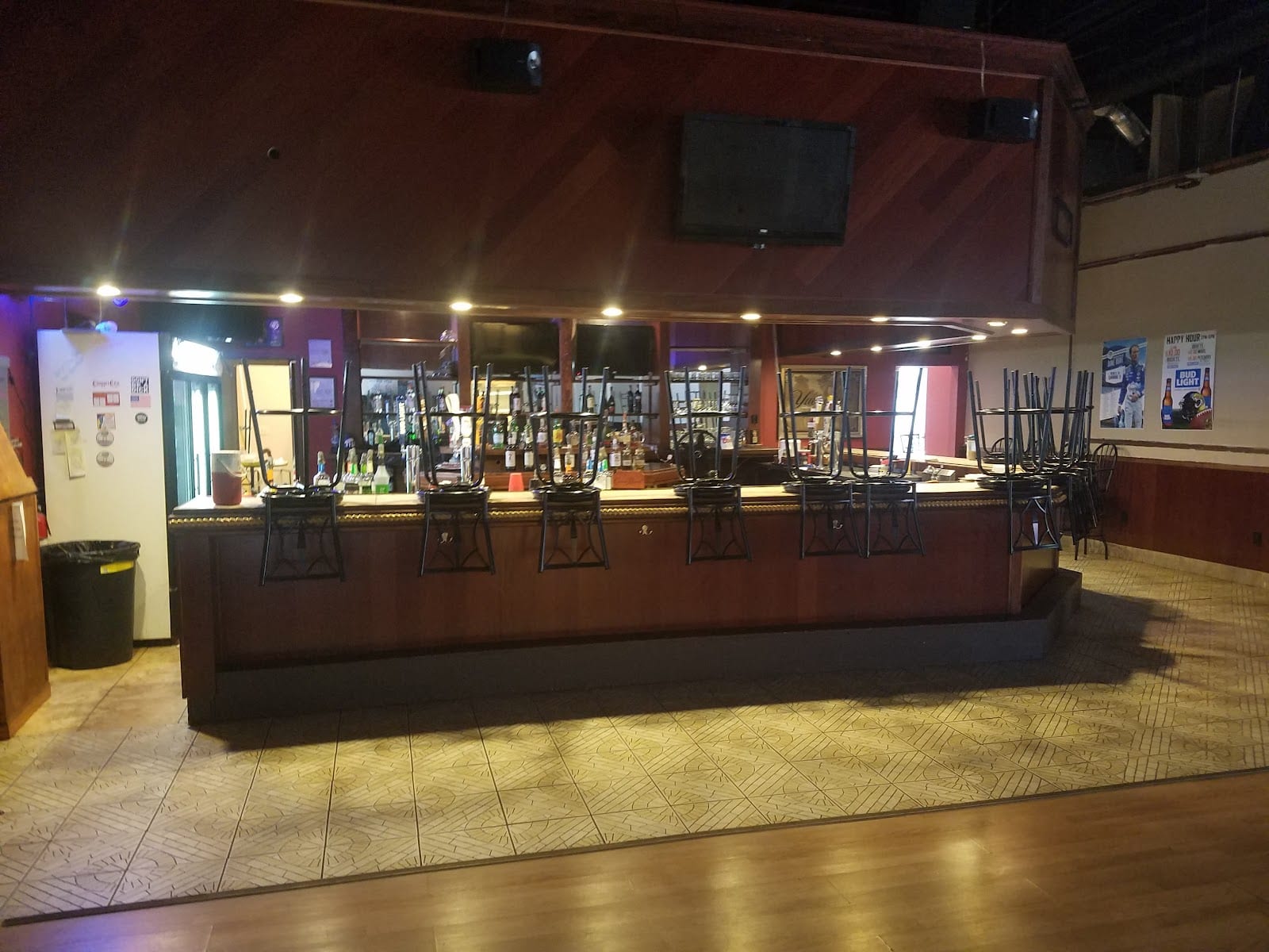 Razzle Bar and Grille