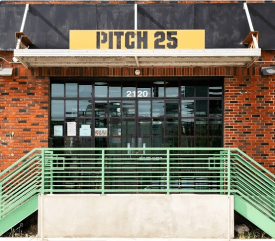 Pitch 25, photo 2