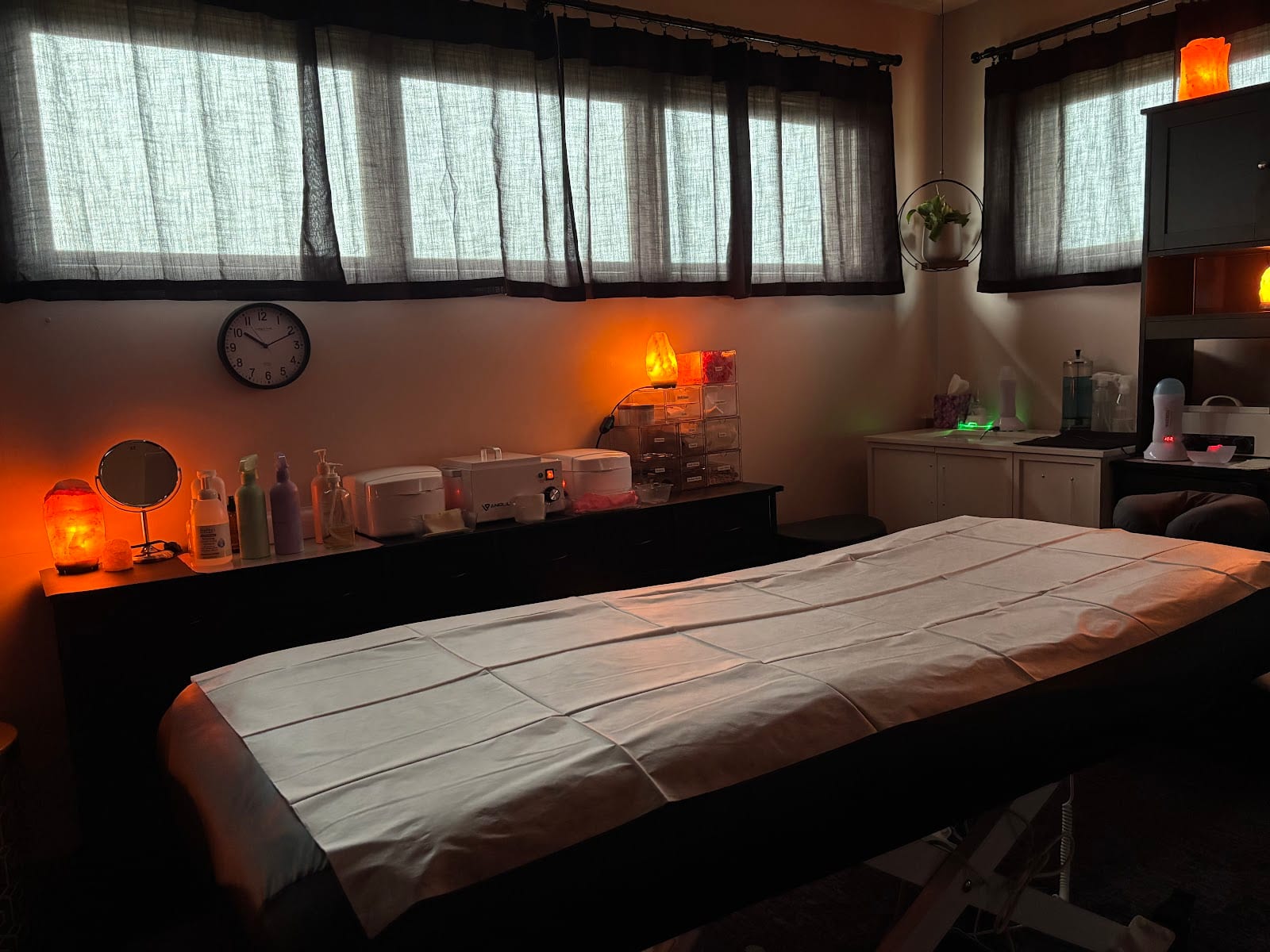 Waxing Moon Beauty Bar