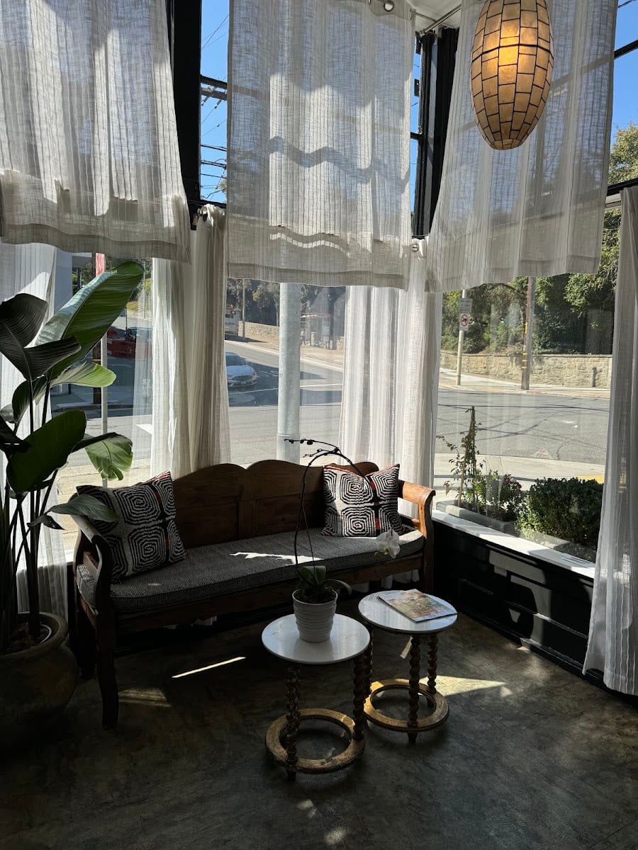 Lyon Street Salon
