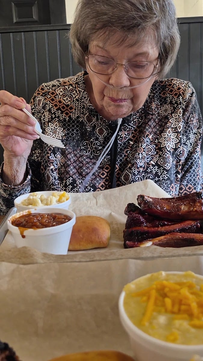 Smokin Pig Express, photo 2