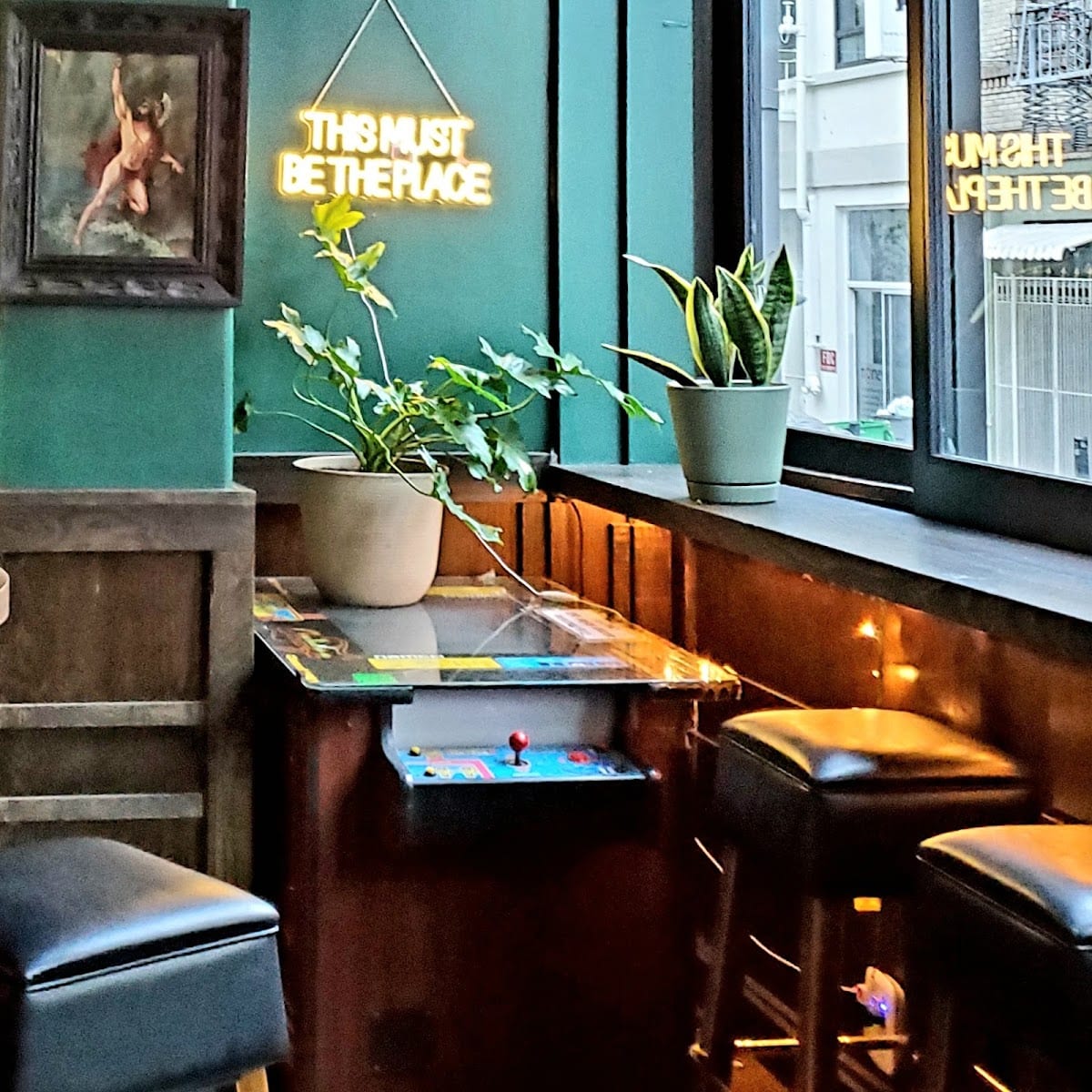 Fahy's Fog & Barrel, photo 3