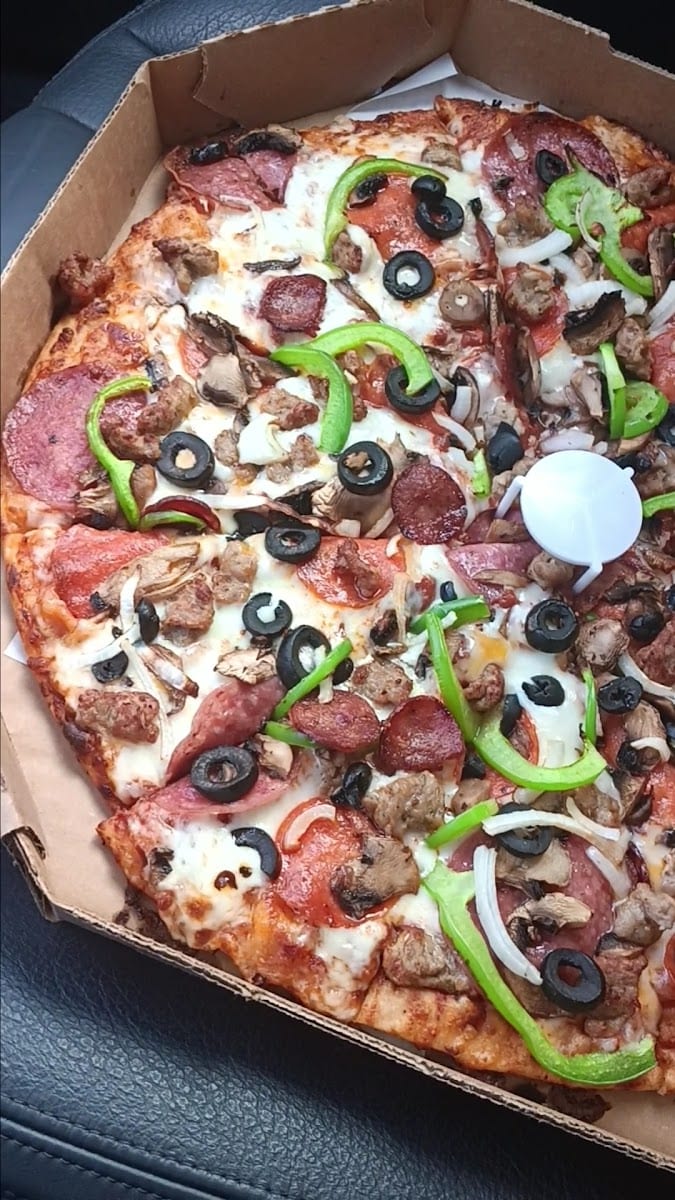Round Table Pizza, photo 3