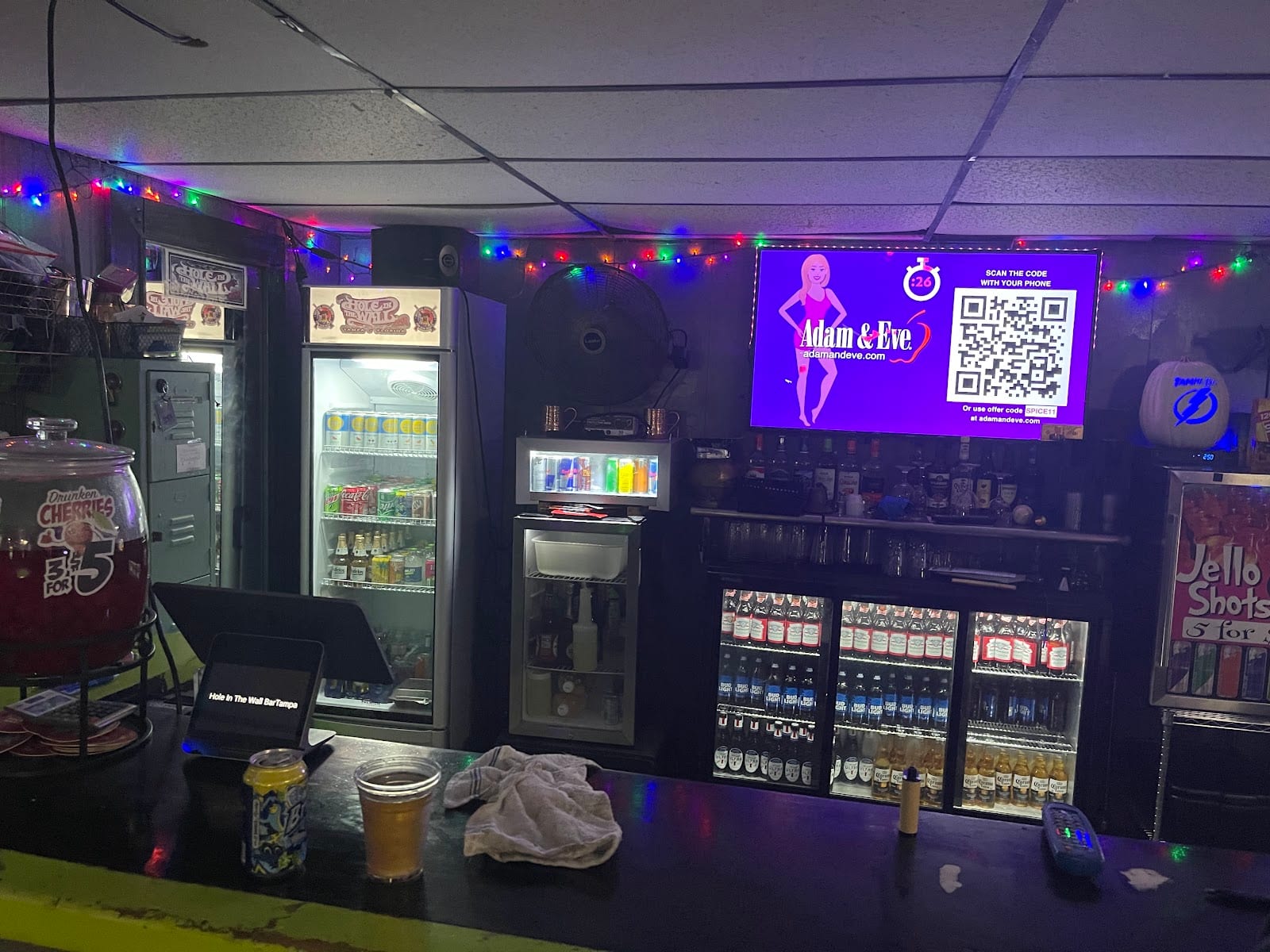 The Hole in the Wall Bar, photo 3