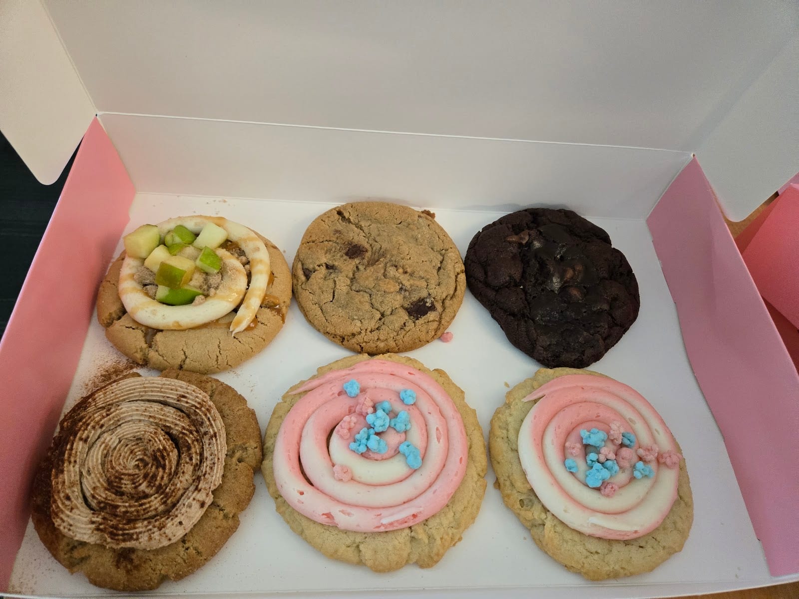 Crumbl Cookies, photo 2