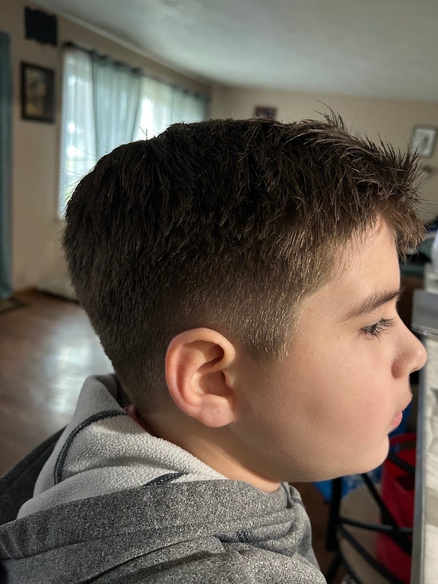 College Town Barbershop, photo 2