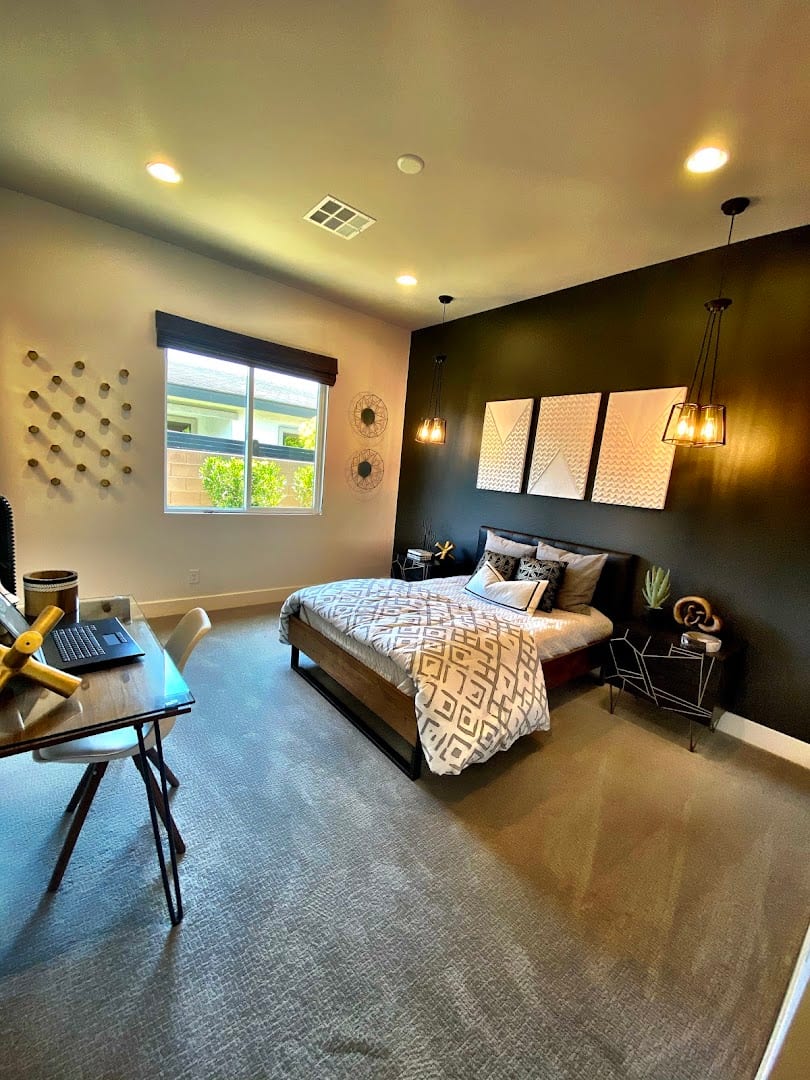 Apollo K. Tillman Homes in Las Vegas, at Realty One Group S. 0184136, photo 3