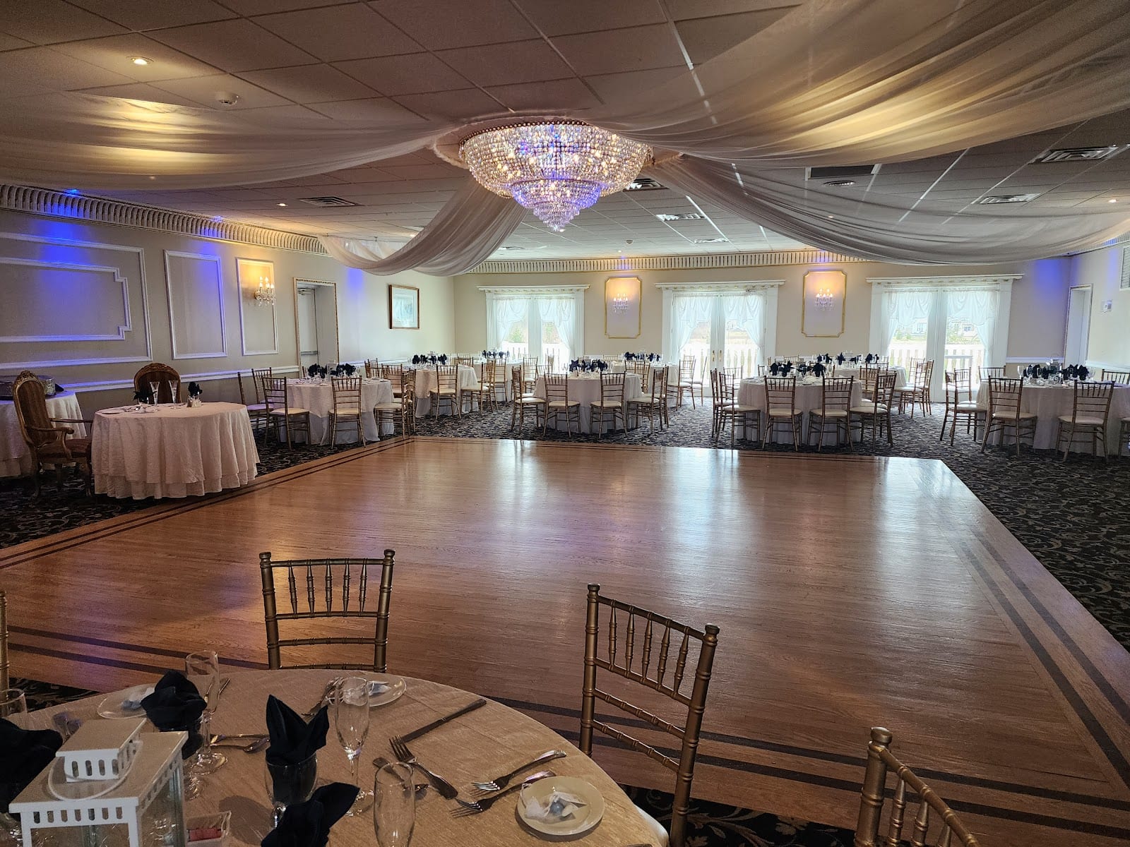 The Chandelier at Flanders Valley Weddings