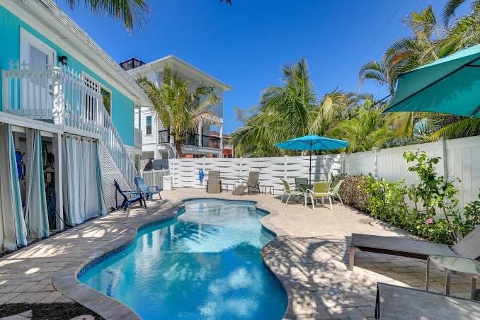 Siesta KeyVillage heated pool