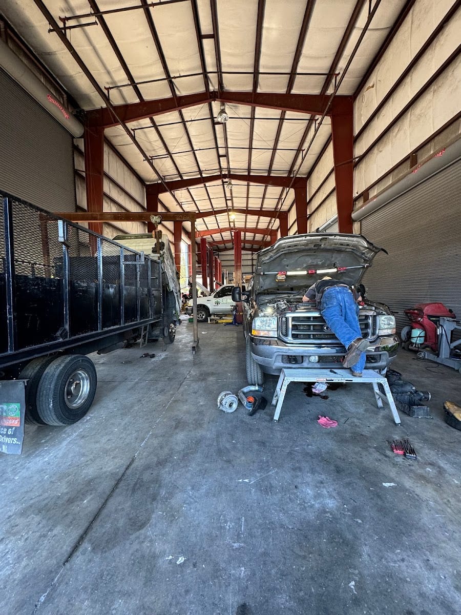 Curry Truck Repair Center at Rich, photo 4