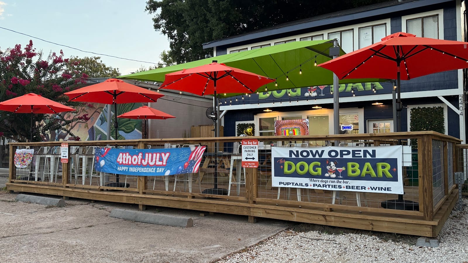 The Dog Bar, photo 2