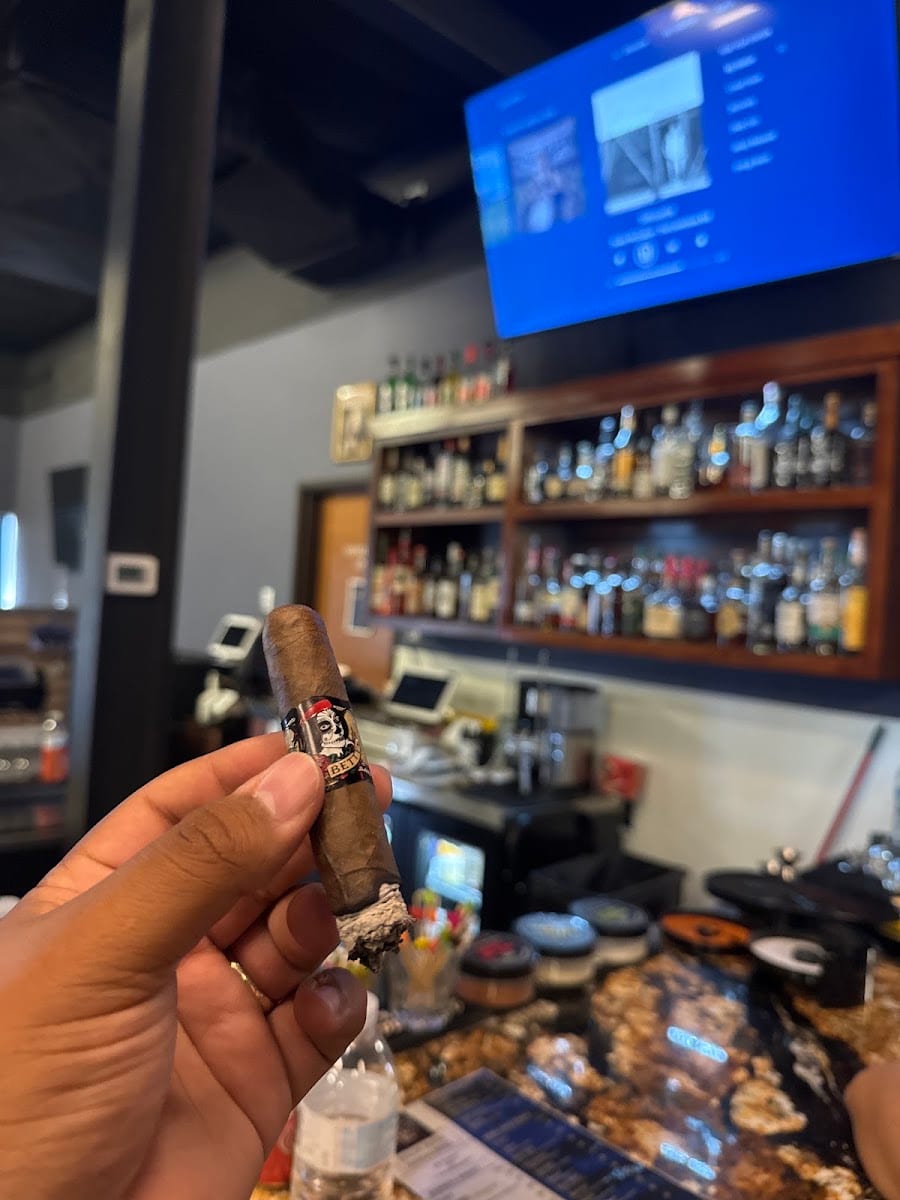 Rollin' Smoke Cigar Lounge, photo 3
