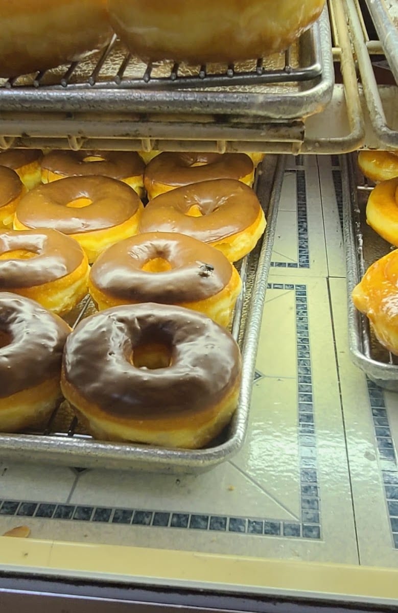 Happy Donuts