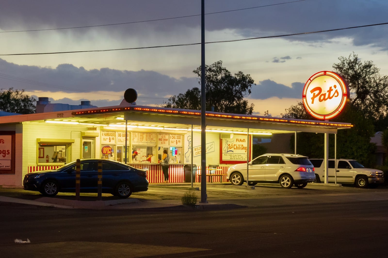 Pat's Chili Dogs