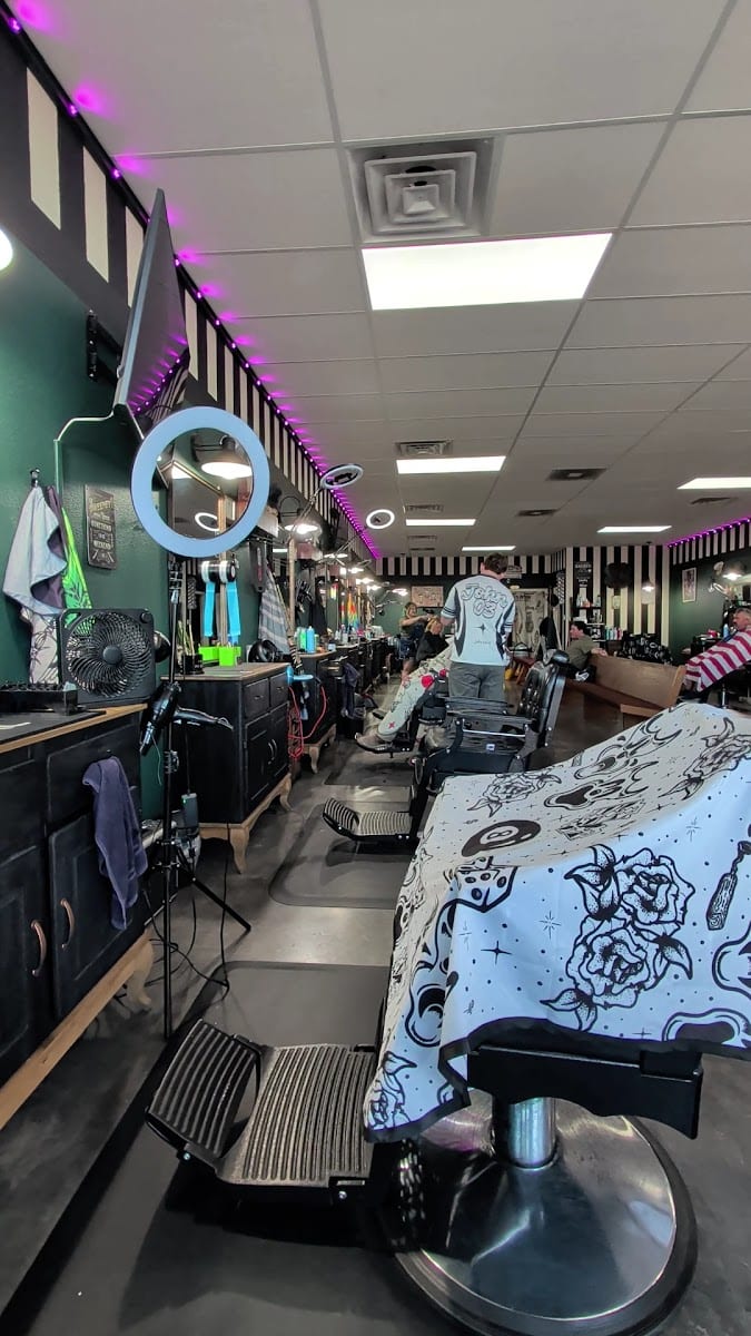 Clover Cuts Barbershop & Shave Parlor, photo 3