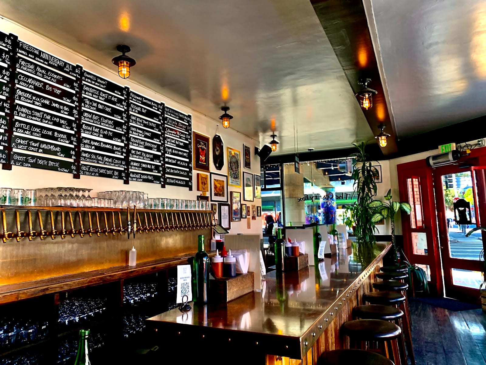 The Crafty Fox Ale House, photo 2