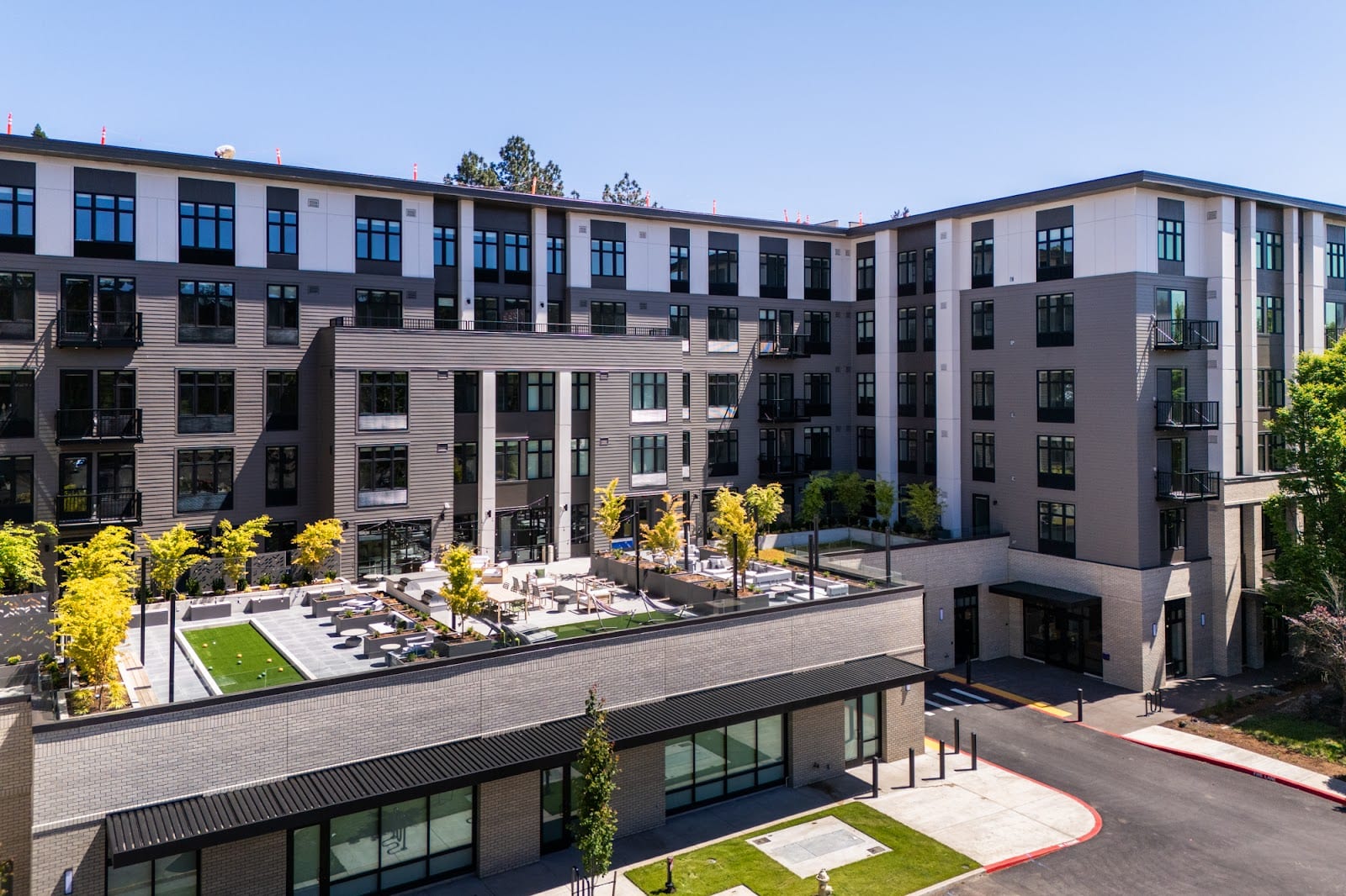 Henley Place Apartments, photo 2