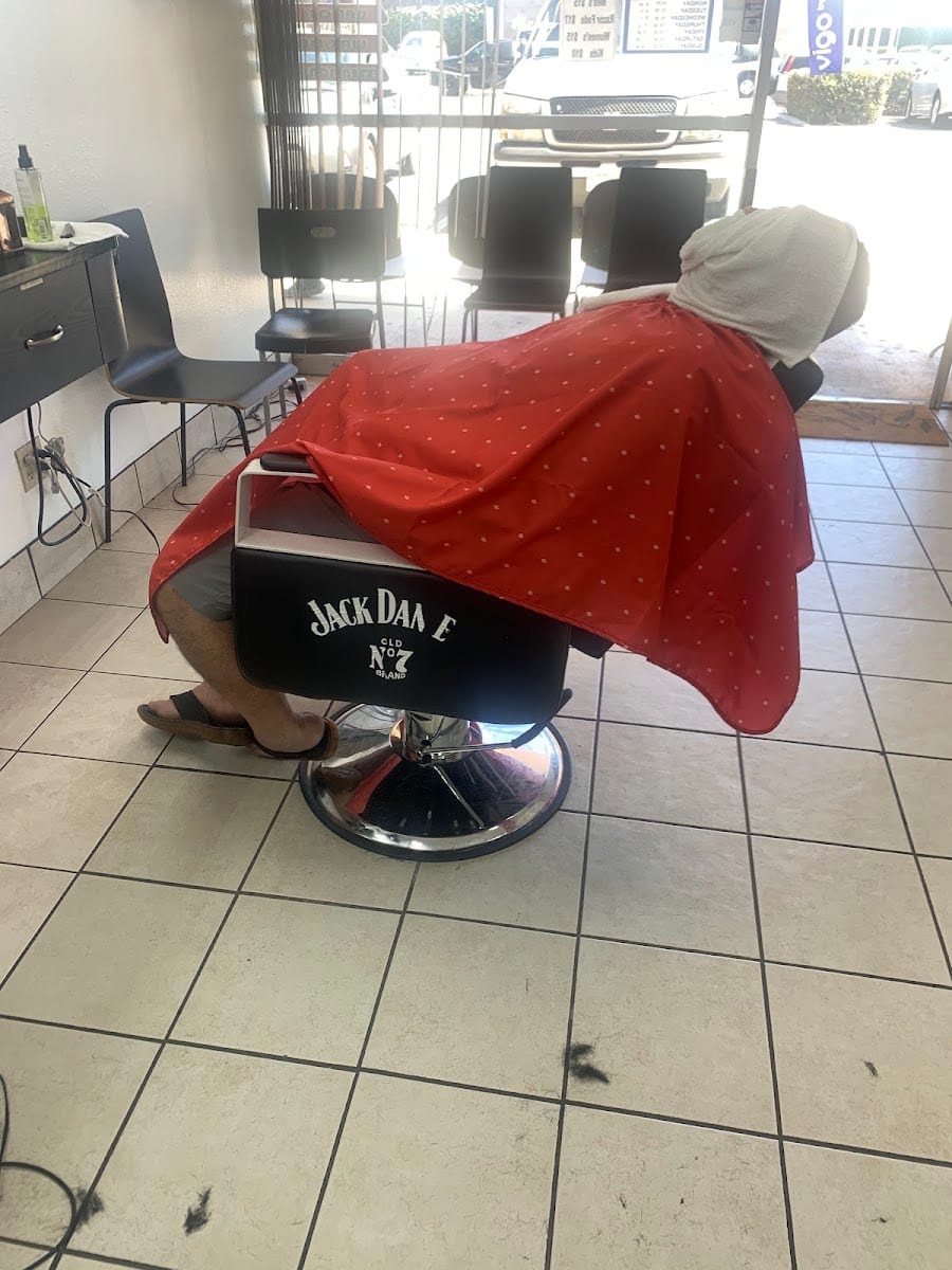 Lily's Beauty and Barber Salon, photo 2