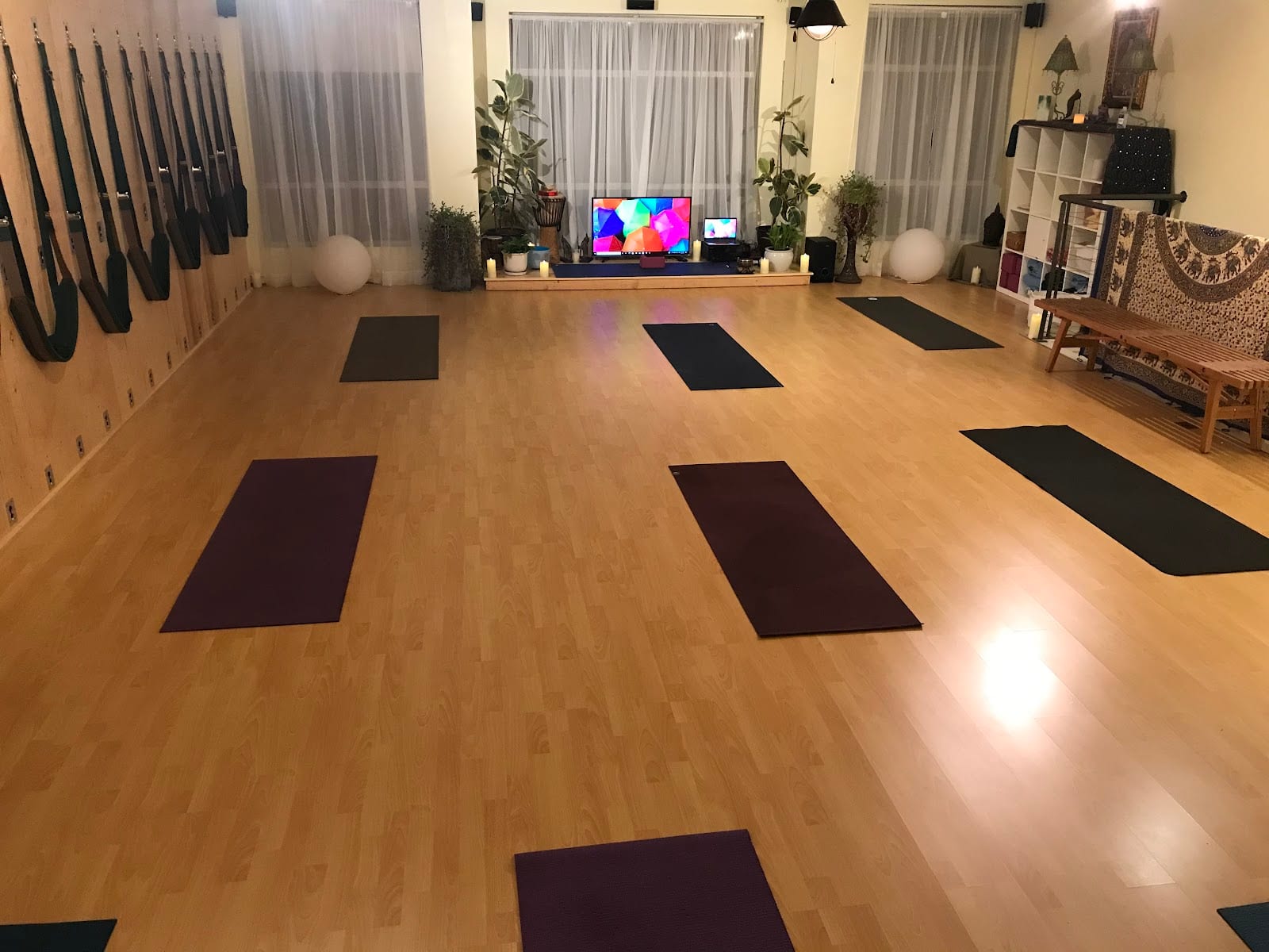 Armando Luna Yoga
