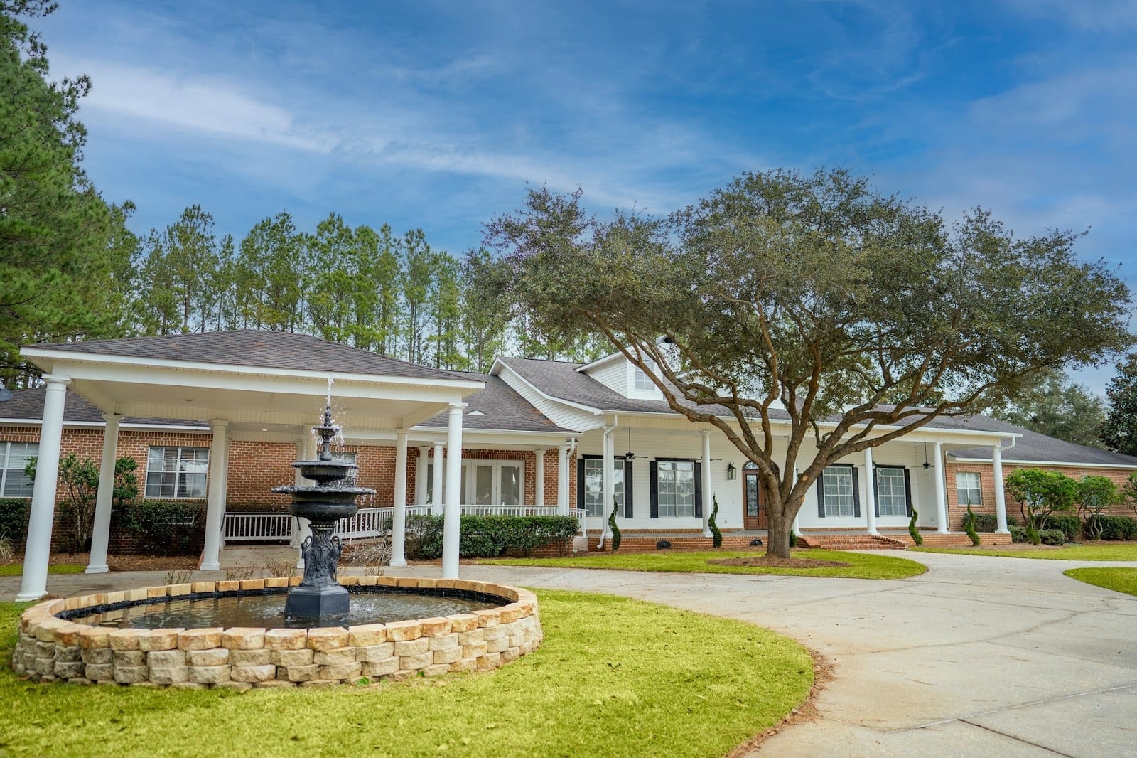 Oak & Fountain, photo 2