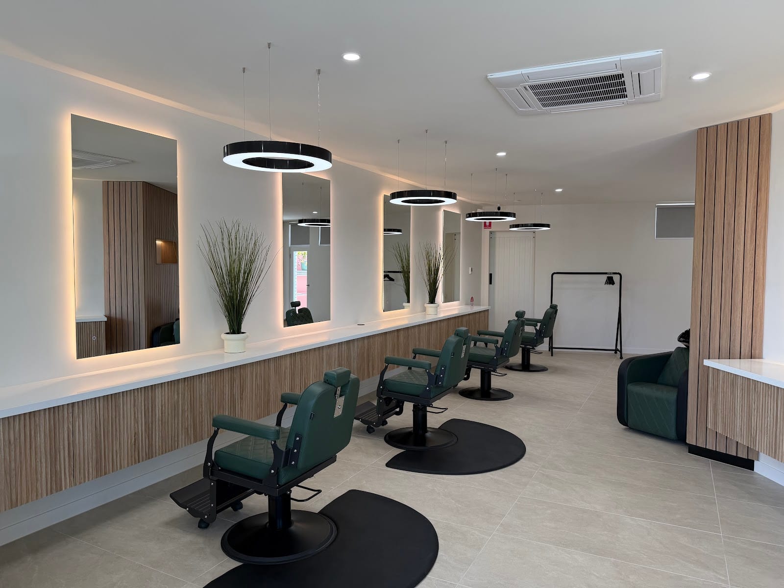 Pristine Barbers, photo 2