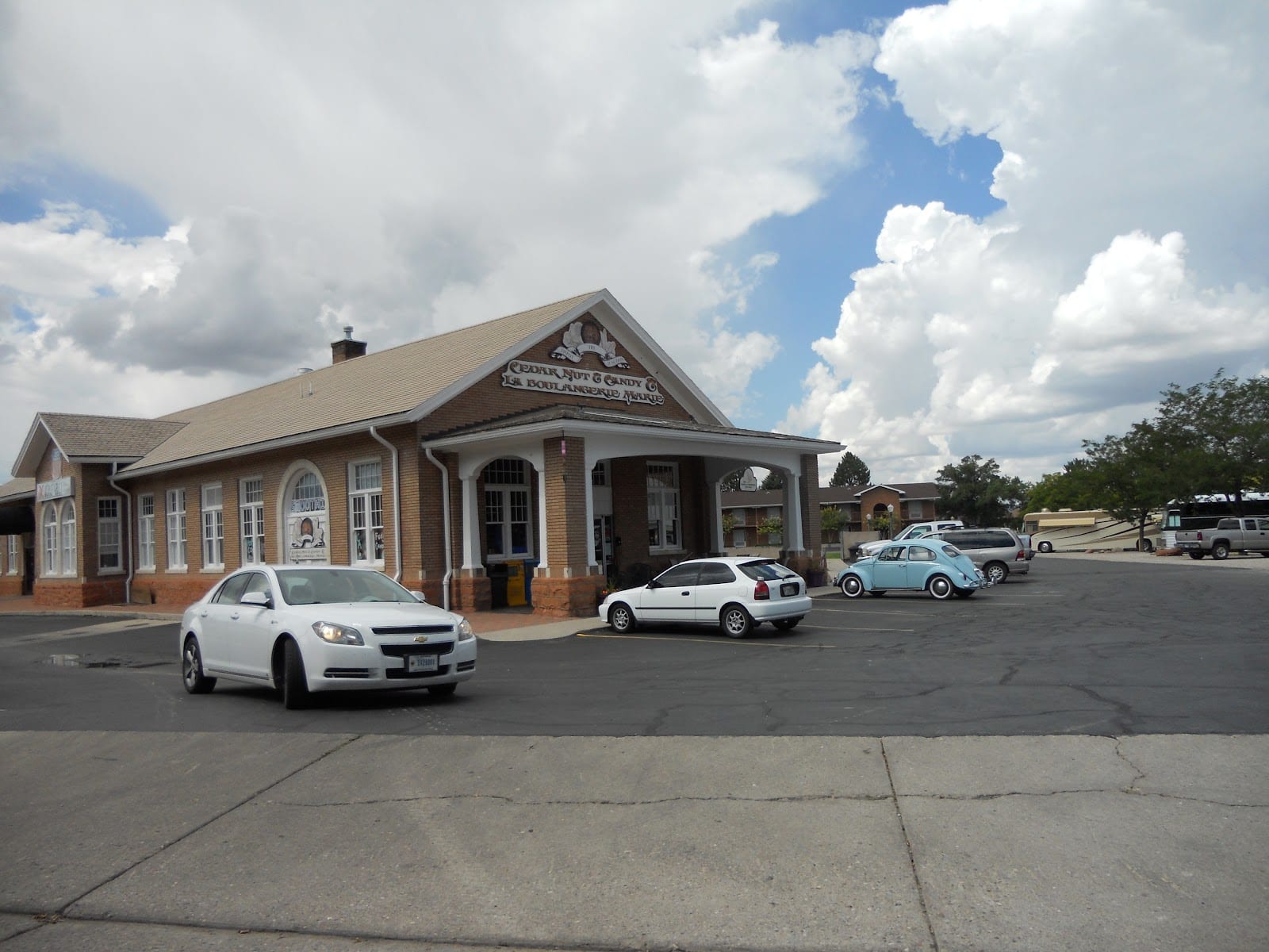 Cedar Nut & Candy Co