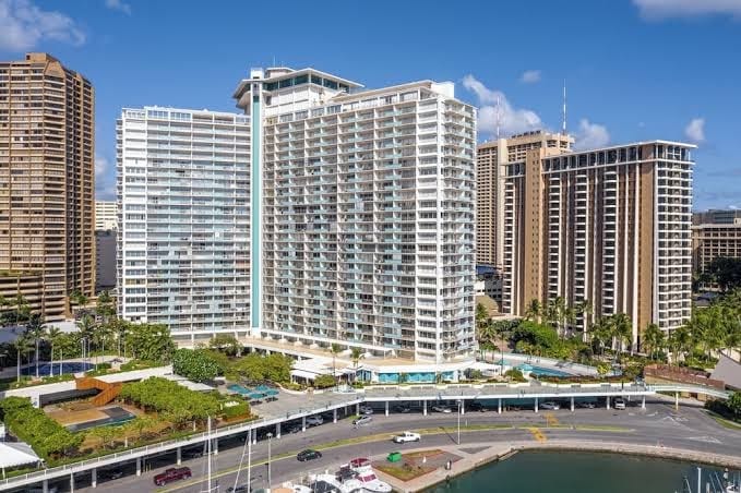 Ilikai Hotel 1741, Beautiful Ocean, Marina & Sunset Views! Spacious Lanai! No Resort Fees!, photo 2