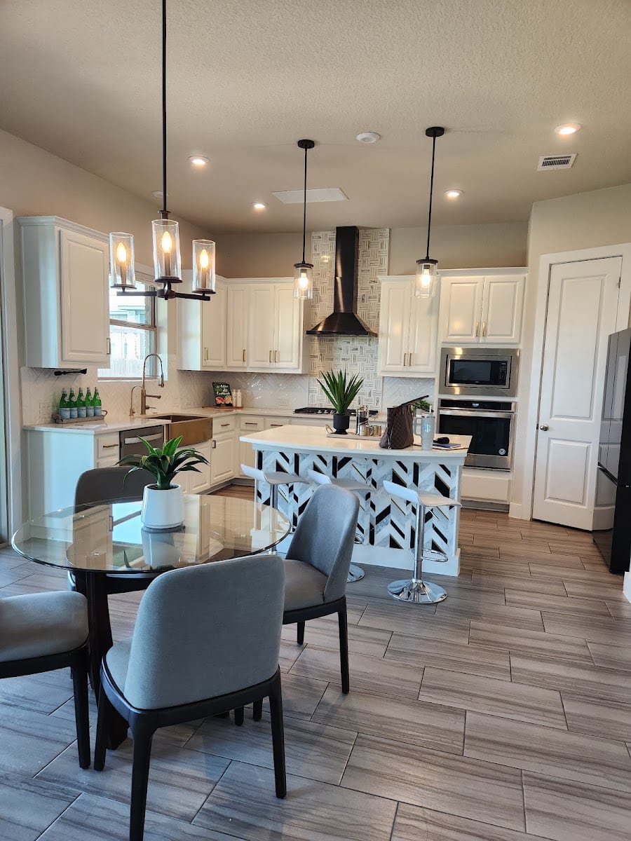 Dalivia Realty, photo 2