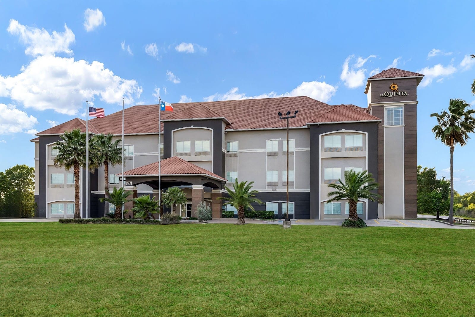 Country Regency Inn & Suites